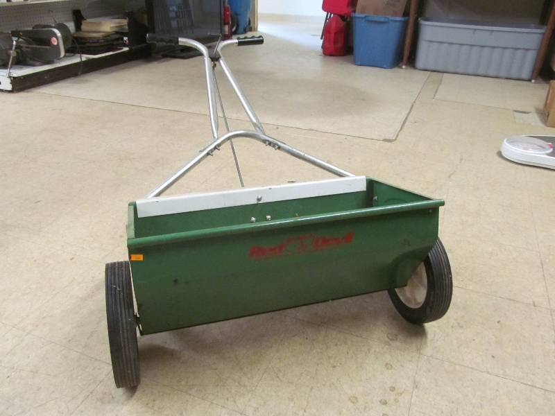 lot 149 image: lawn fertilizer