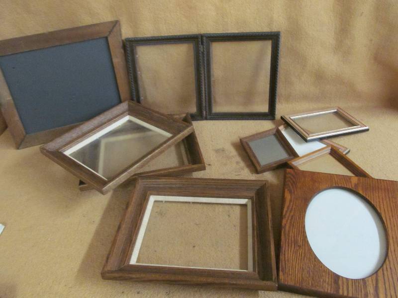 lot 164 image: Picture frames