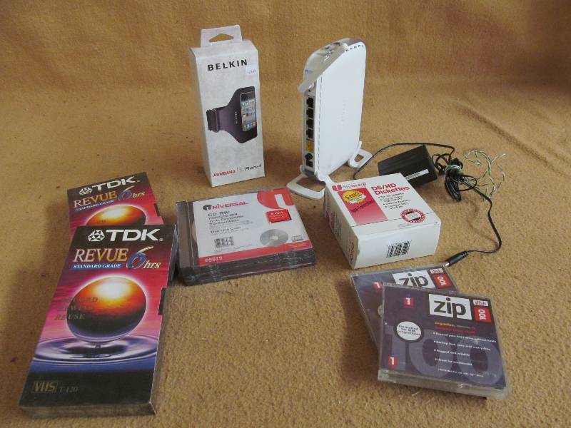 lot 176 image: Electronics