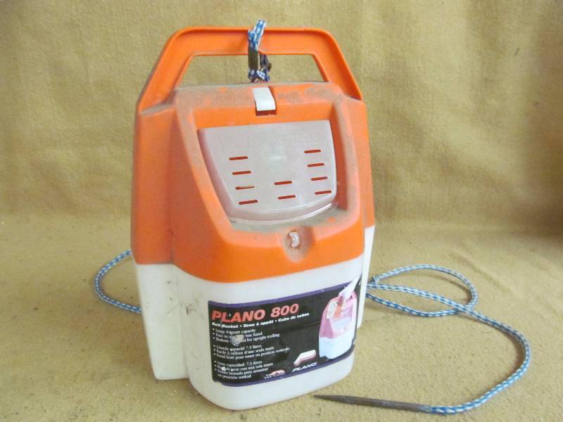 lot 180 image: Bait bucket