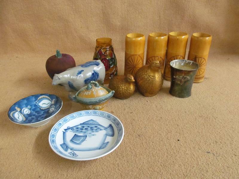 lot 202 image: glasses, figures,