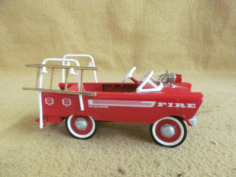 lot 212 image: Kiddie car classics
