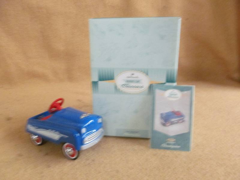 lot 221 image: Kiddie car classics