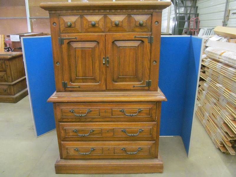 lot 245 image: 6 piece bedroom set