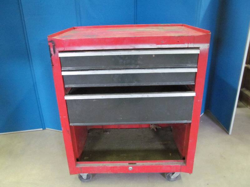 lot 250 image: tool cabinet
