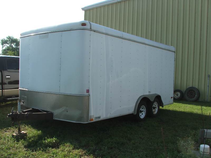lot 4 image: 2003 16 tandem axle enclosed trailer