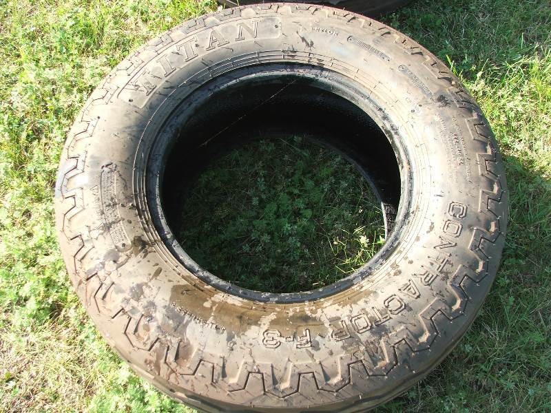 lot 18 image: 1L-16SL 12 ply titan tire