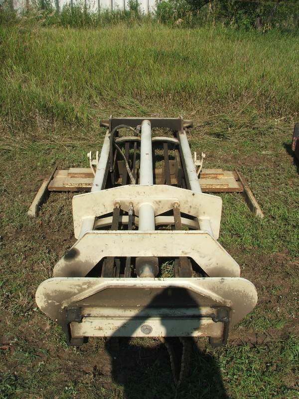 lot 31 image: 3 Stage Forklift Mast