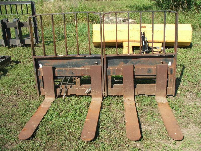 lot 43 image: 2 fork carriages with forks and LBR