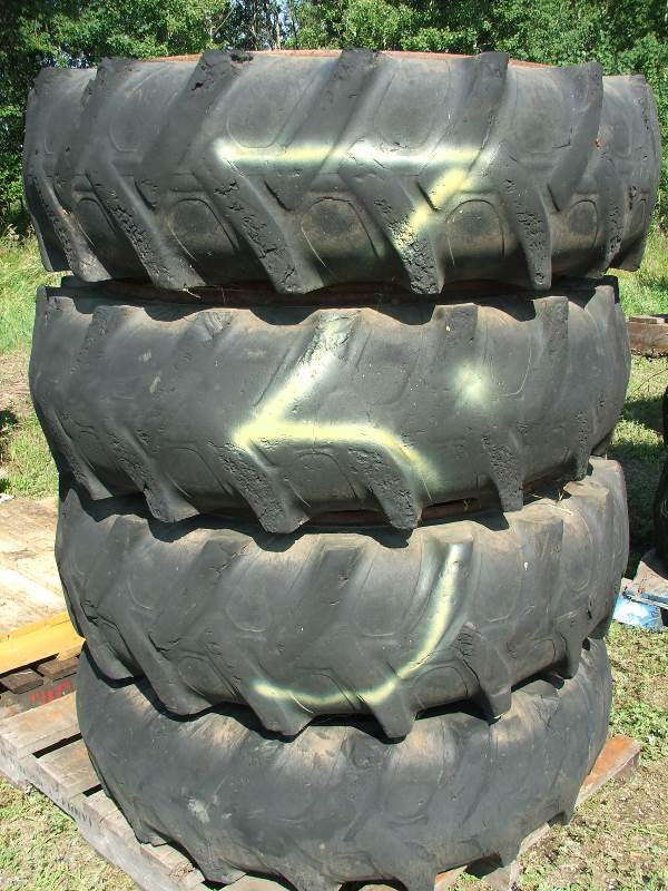 lot 54 image: Solid Tires on Rims from Ingersoll Rand VR642