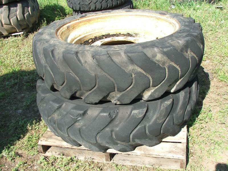 lot 58 image: Solid Tires on Rims from Ingersoll Rand VR642