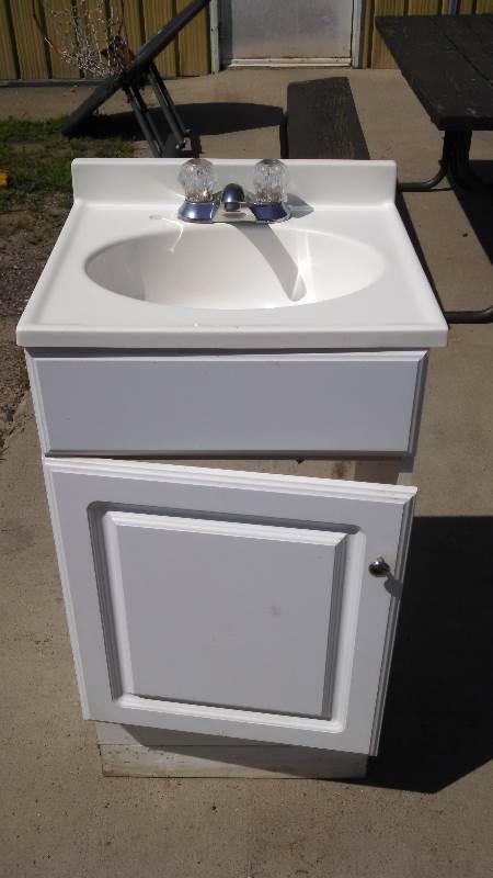 lot 65 image: 18x16 Sink with vanity