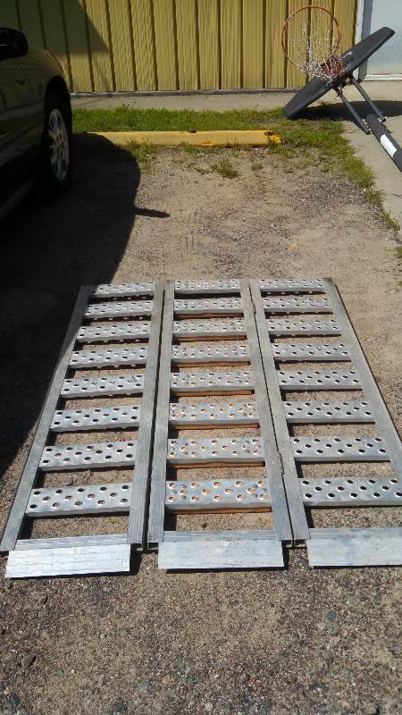 lot 67 image: 66x45 Tri Fold Aluminum Ramp