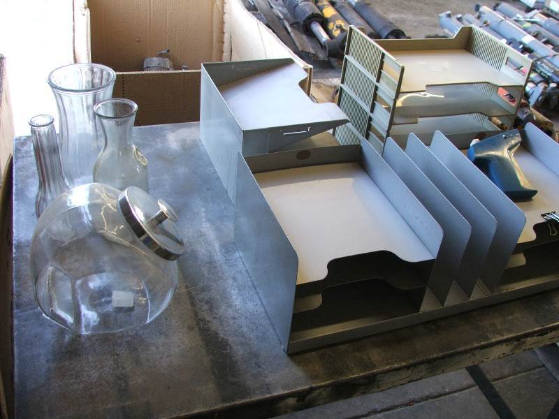 lot 73 image: Glass wear and desk organizers