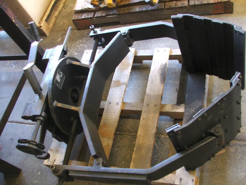 lot 74 image: Big Joe Manual Drum Rotator