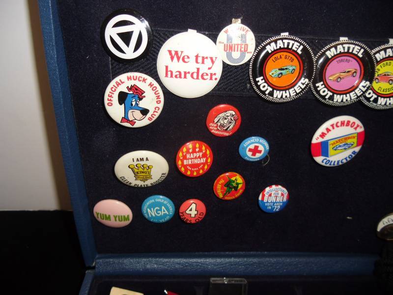 Collection of Pin, Buttons and Pinbacks - Huck Hound Club, Avis We Try Harder, Bunker 72