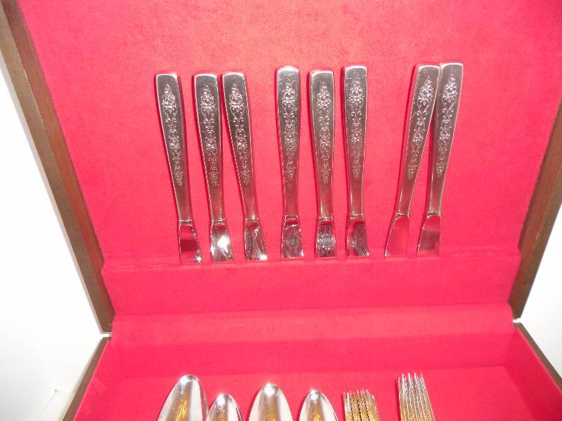 Tarnish Proof Silverware Chest and Insico Stainless Steel Flateware