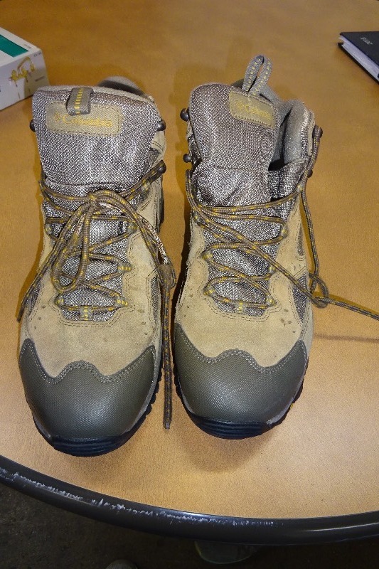 Columbia Waterproof Hicker Books