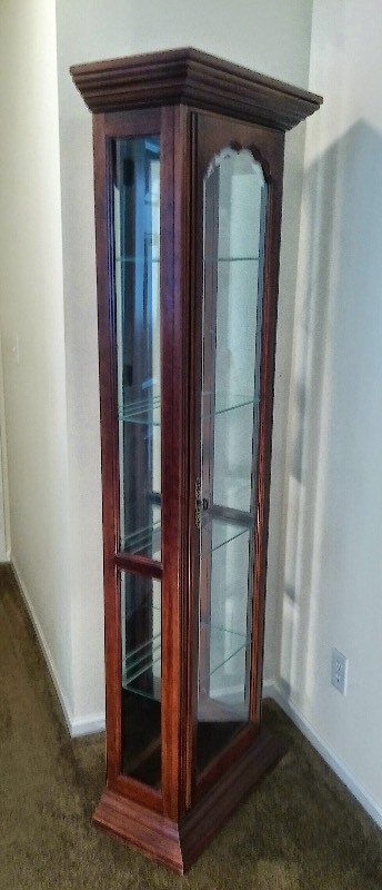 lot 6 image: Beautiful Cherry Curio Cabinet