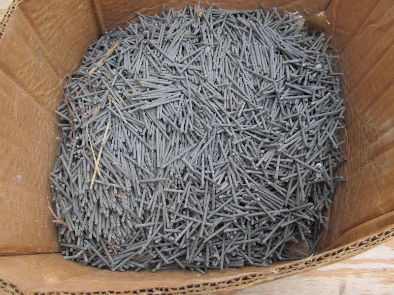 lot 12 image: Grip Tite Nails