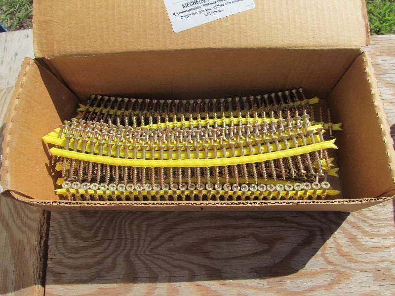 lot 40 image: Simpson Strong-Tie Screws
