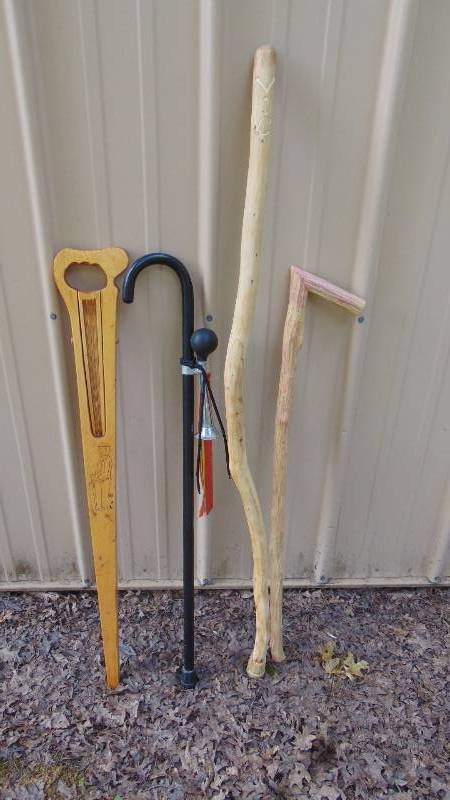 lot 32 image: Assortment of walking canes