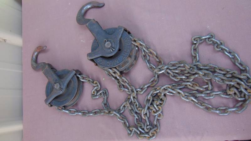 lot 40 image: Pulleys with Chains