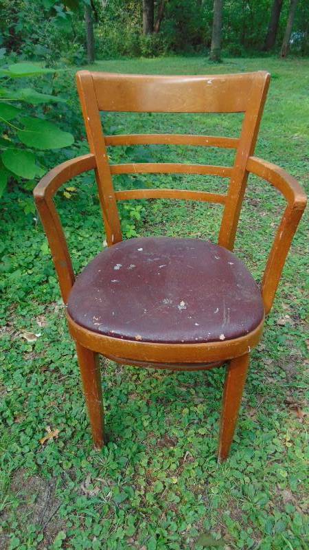 lot 49 image: Thonet Bentwood Chair