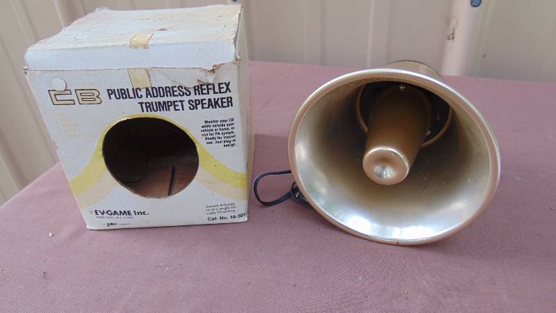 lot 52 image: Trumpet Speaker