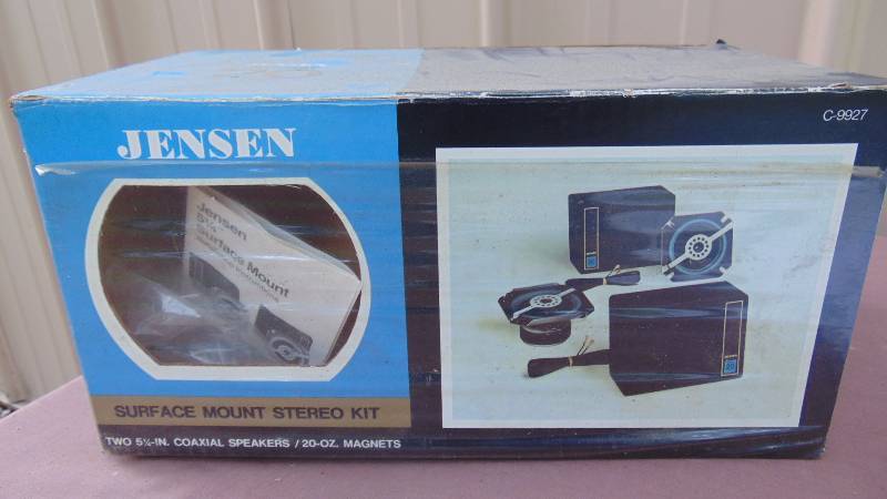 lot 54 image: Jensen Stereo Kit