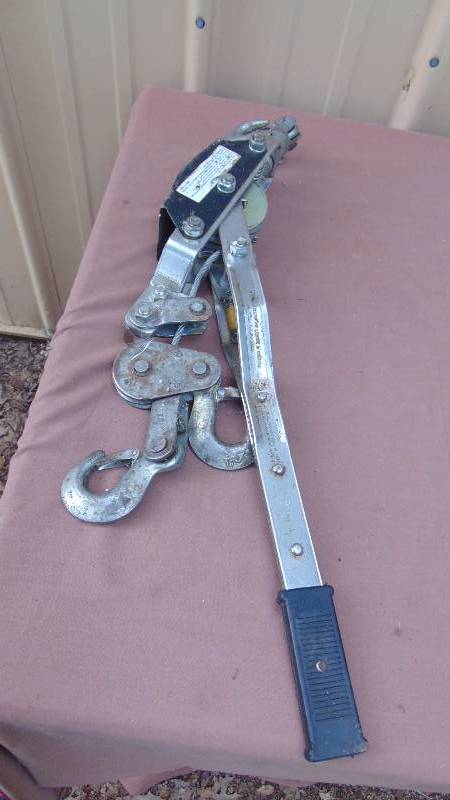lot 56 image: Come Along  Puller