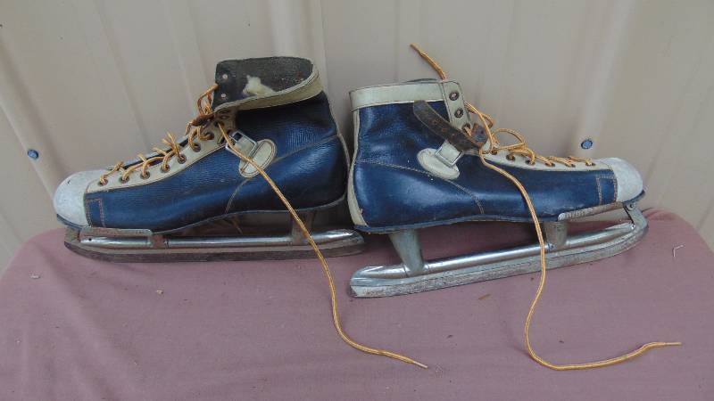 lot 72 image: Vintage Ice Skates