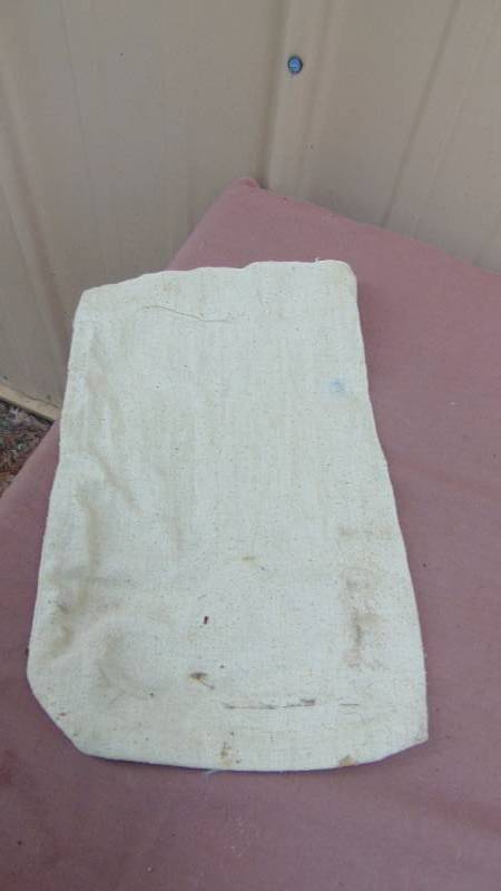 lot 84 image: Vintage Money Bag