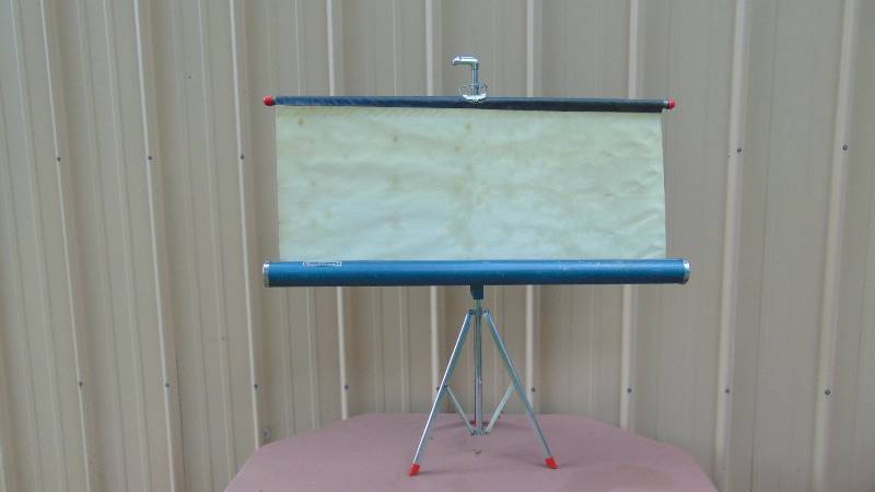 lot 89 image: Vintage Brilliant Projector Screen