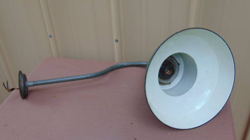 lot 95 image: Vinatge Light