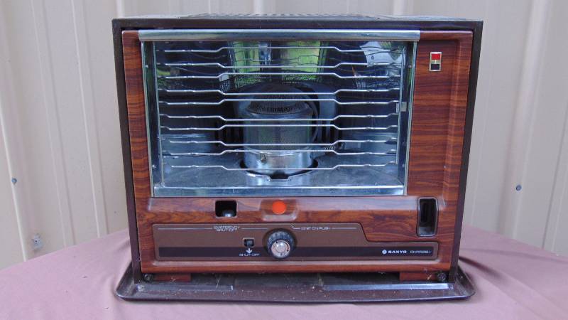 lot 98 image: Sanyo Electric Heater