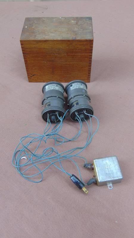 lot 100 image: GE Selsyn Control Transformers
