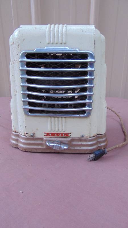 lot 104 image: Vintage Arvin Space Heater