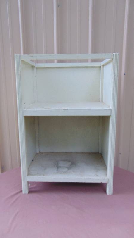 lot 121 image: Wooden Shelf