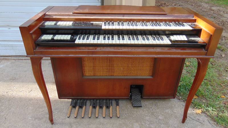 lot 157 image: The Conn Organ