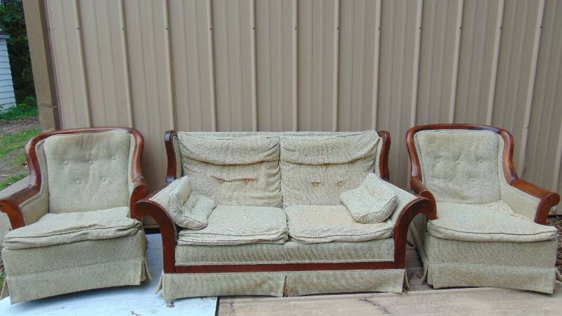 lot 161 image: Furniture Set