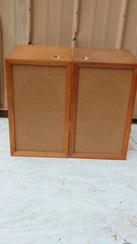 lot 164 image: Vintage Speakers