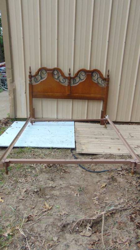 lot 167 image: Queen Bed Frame and Headboard
