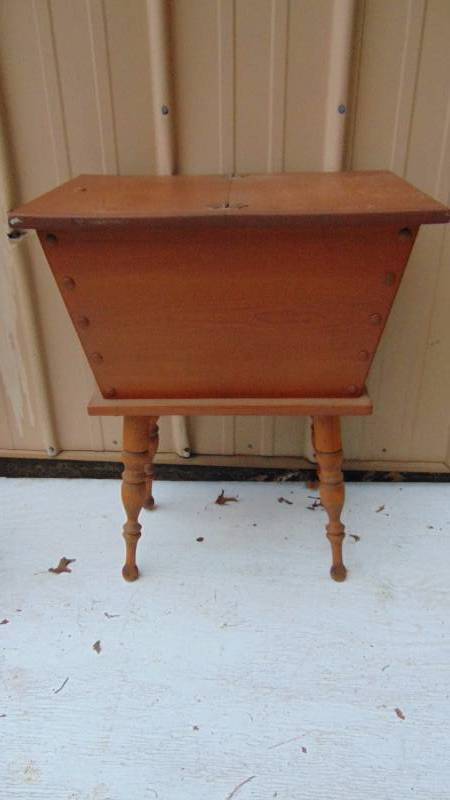 lot 170 image: Unique Table with Storage