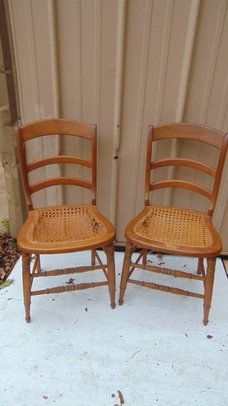 lot 171 image: 2 wood chairs