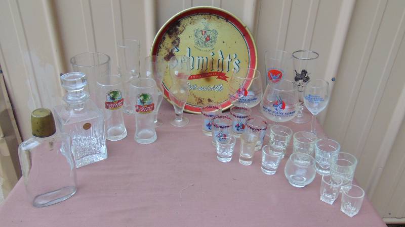 lot 184 image: Misc Glass Barware