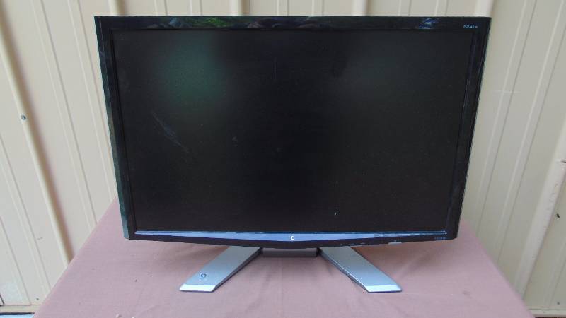 lot 205 image: 24 Acer Monitor