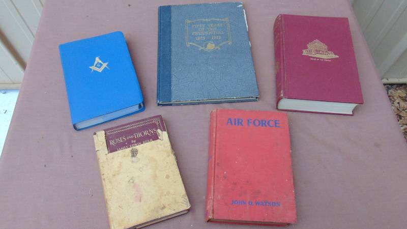 lot 234 image: Vintage Books