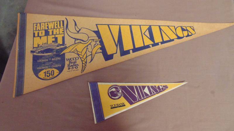 lot 242 image: Vintage Vikings Flags