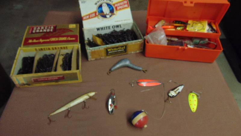 lot 252 image: Misc Fishing Lures